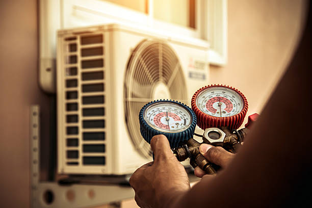 Professional Hvac Maintenance technician working in Slidell, TX